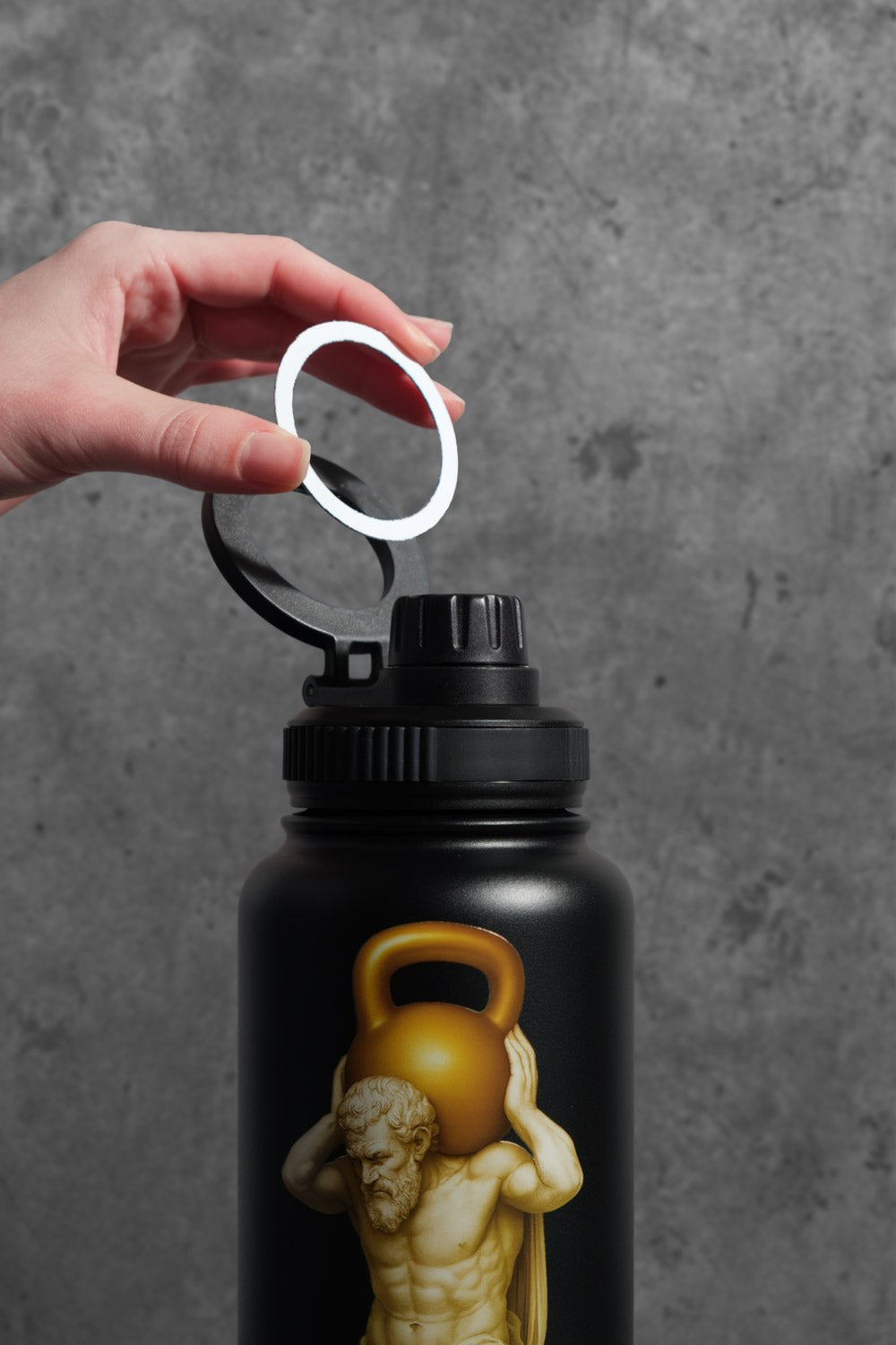 Botella deportiva de acero inoxidable con soporte para móvil – Grabado láser Kettleland - Material Oficial Mundiales IKMF - Kettleland Mallorca