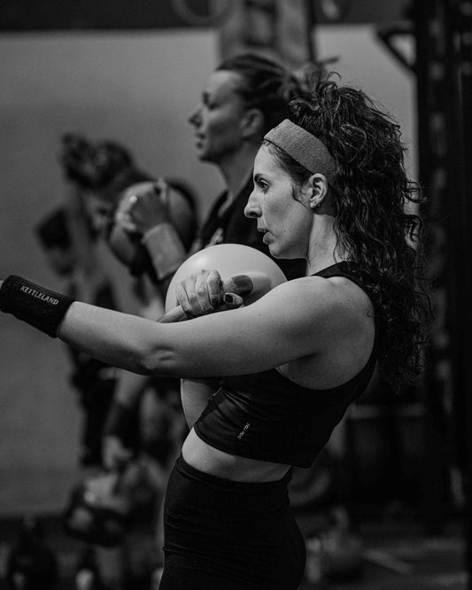 Por Qué la Élite Ya No Usa Kettlebells Estándar | KETTLELAND - Kettleland - Material Oficial Federación IKMF